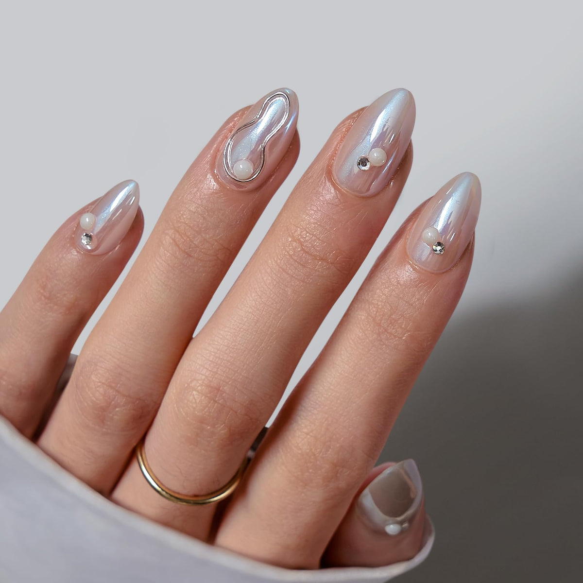 BTArtbox Press On Nails Tidal Pearl front view
