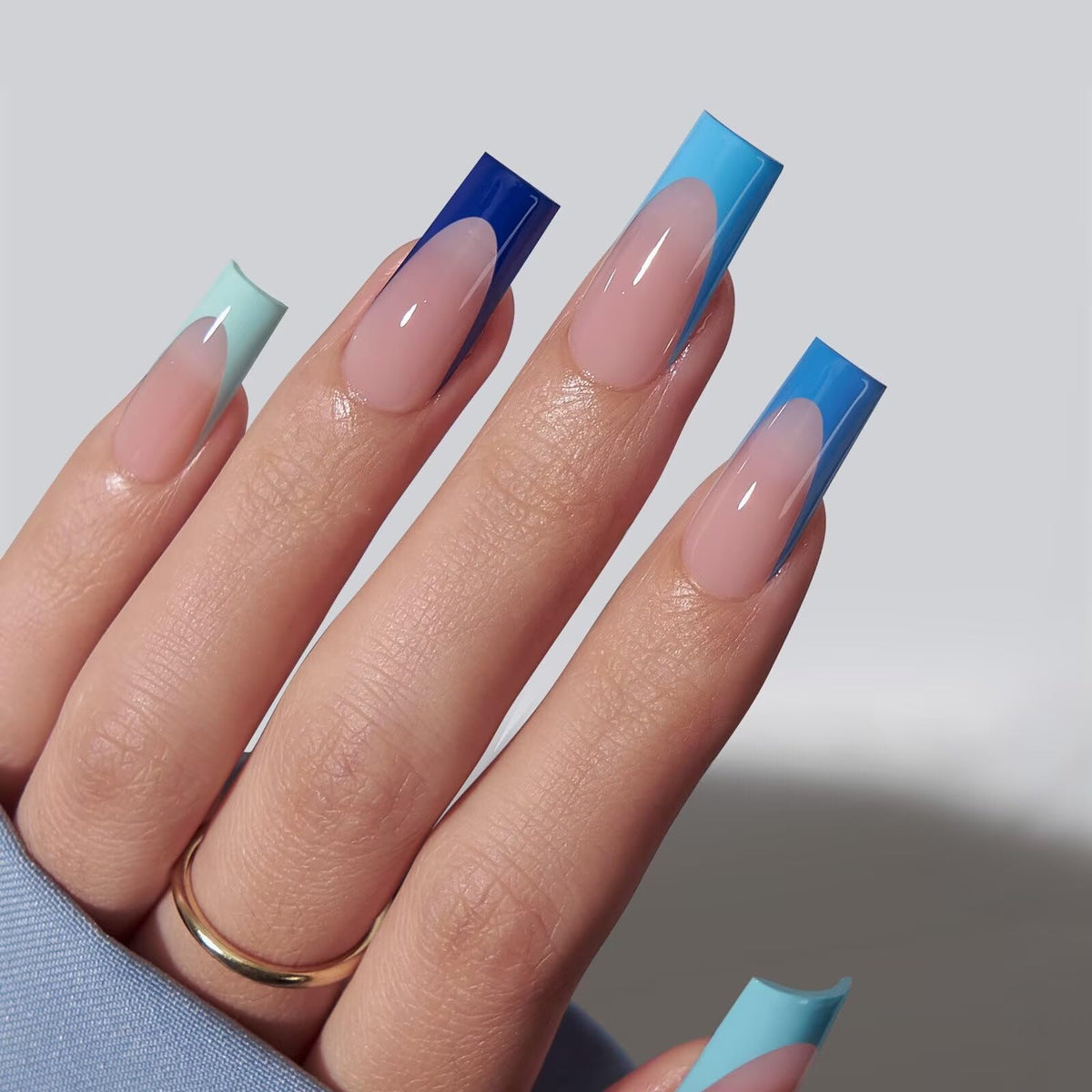 BTARTBOXNAILS Blue French Tip Press On Nails packaging