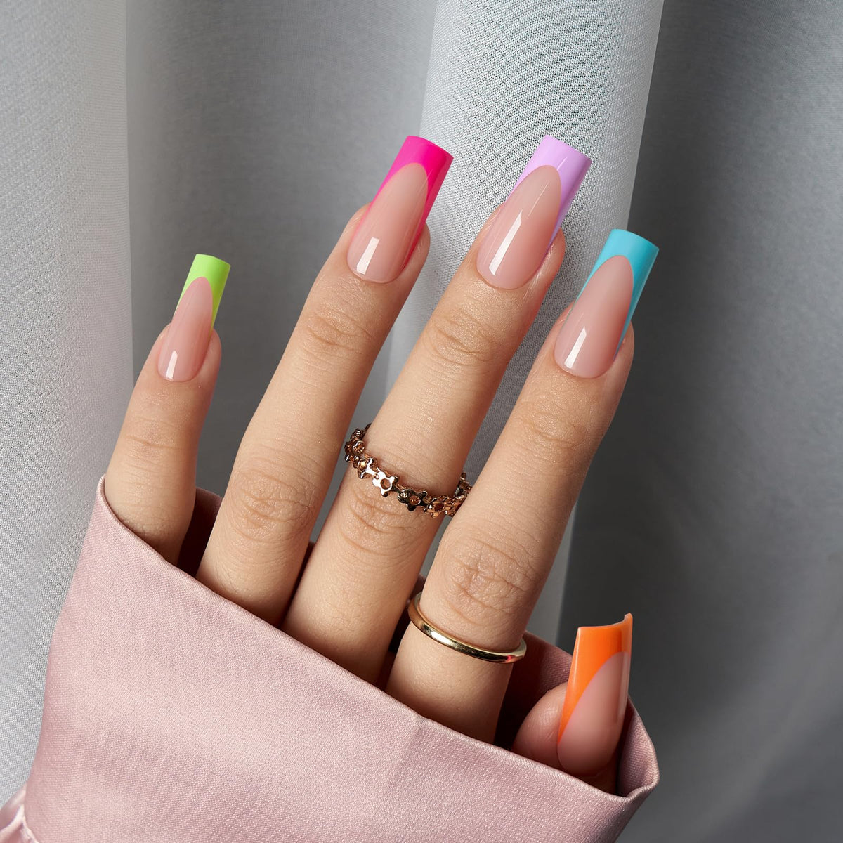 BTARTBOXNAILS Pastel French Tip Press On Nails side view