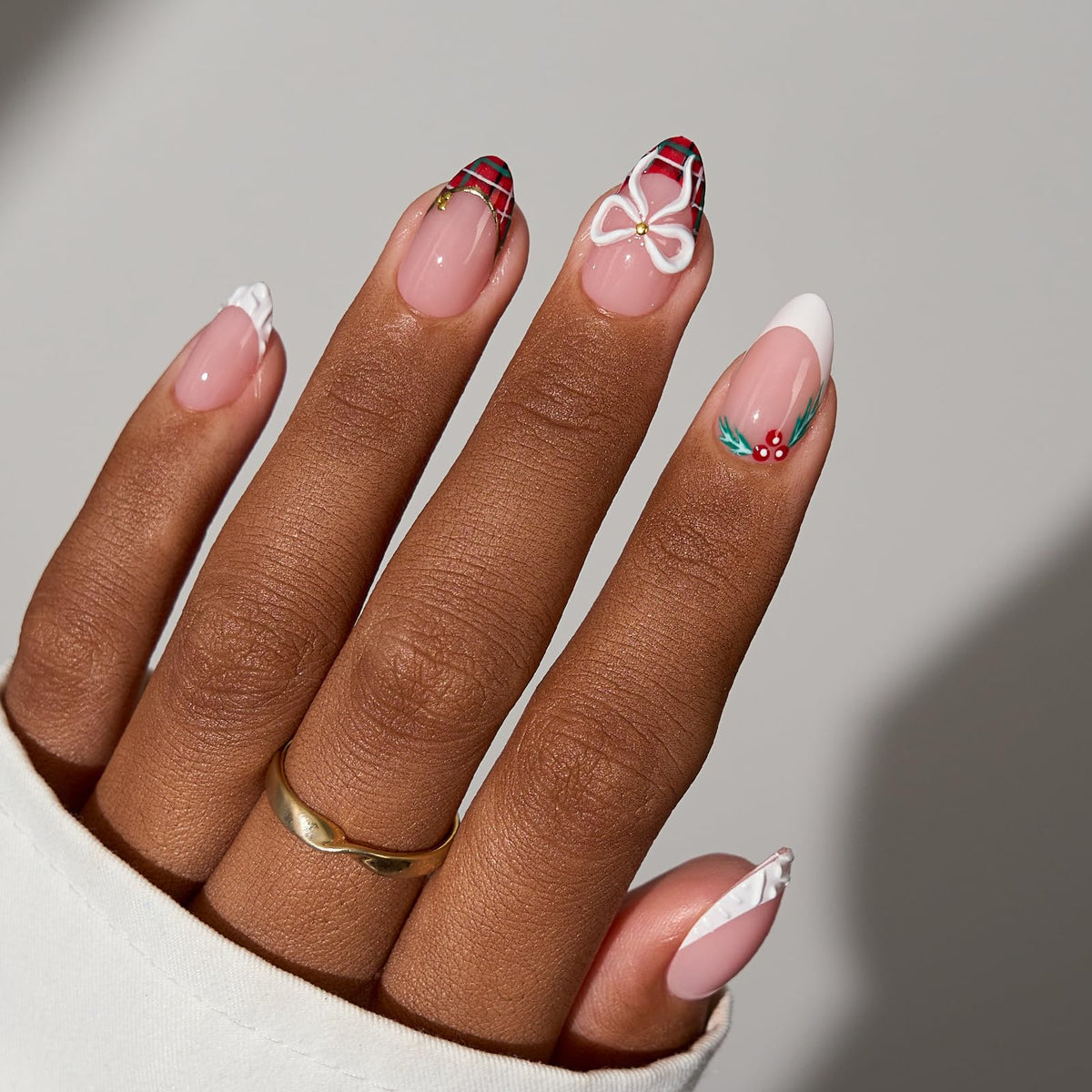 BTARTBOXNAILS White French Tip Press On Nails Short Almond Pink in use