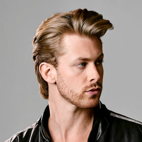 Bumble and bumble. Thickening Blow-Dry Prep Spray mini close-up of nozzle