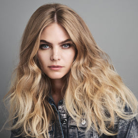 Bumble and bumble. Thickening Volumizing Shampoo 2 Fl Oz packaging detail