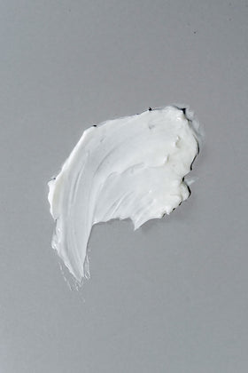 California Born Days of Dirt Hair Styling Cream application on hair