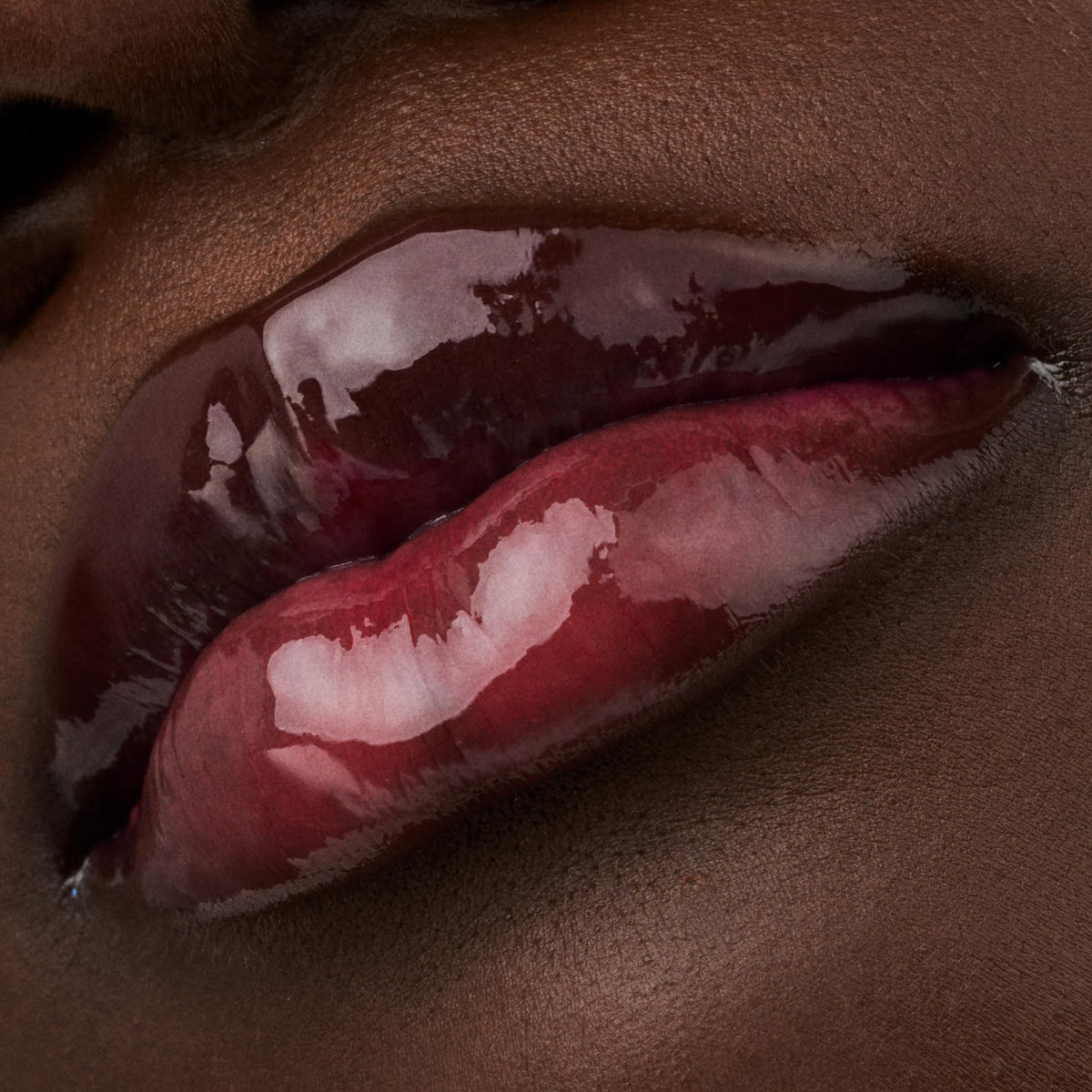 Catrice Glossin’ Glow Tinted Lip Oil Keep It Juicy in hand