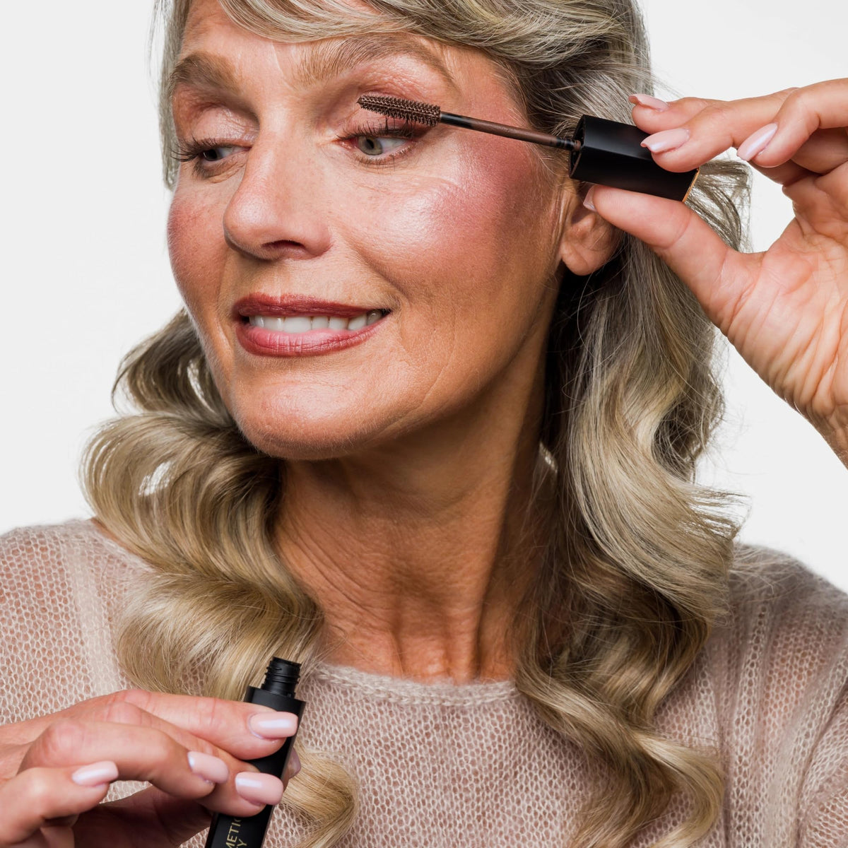 CELLMETICS BEAUTY Mascara applied on lashes, showcasing definition