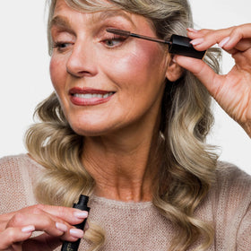 CELLMETICS BEAUTY Mascara applied on lashes, showcasing definition