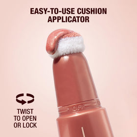 Charlotte Tilbury Beauty Light Wand with glow effect
