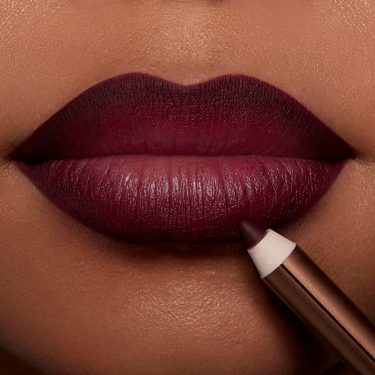 Charlotte Tilbury Lip Cheat Lip Liner close-up of tip