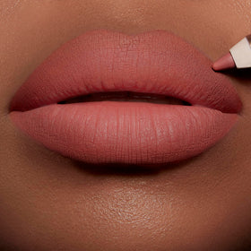 Charlotte Tilbury Lip Cheat Lip Liner tip close-up