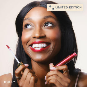 City Beauty City Lips Plumping Lip Gloss Holly in hand