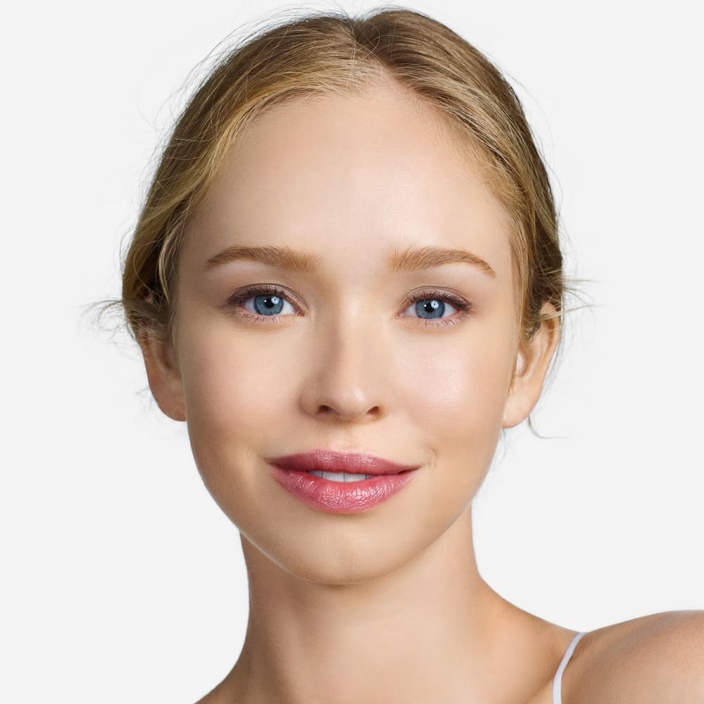 Clinique Beyond Perfecting Foundation application on model's face