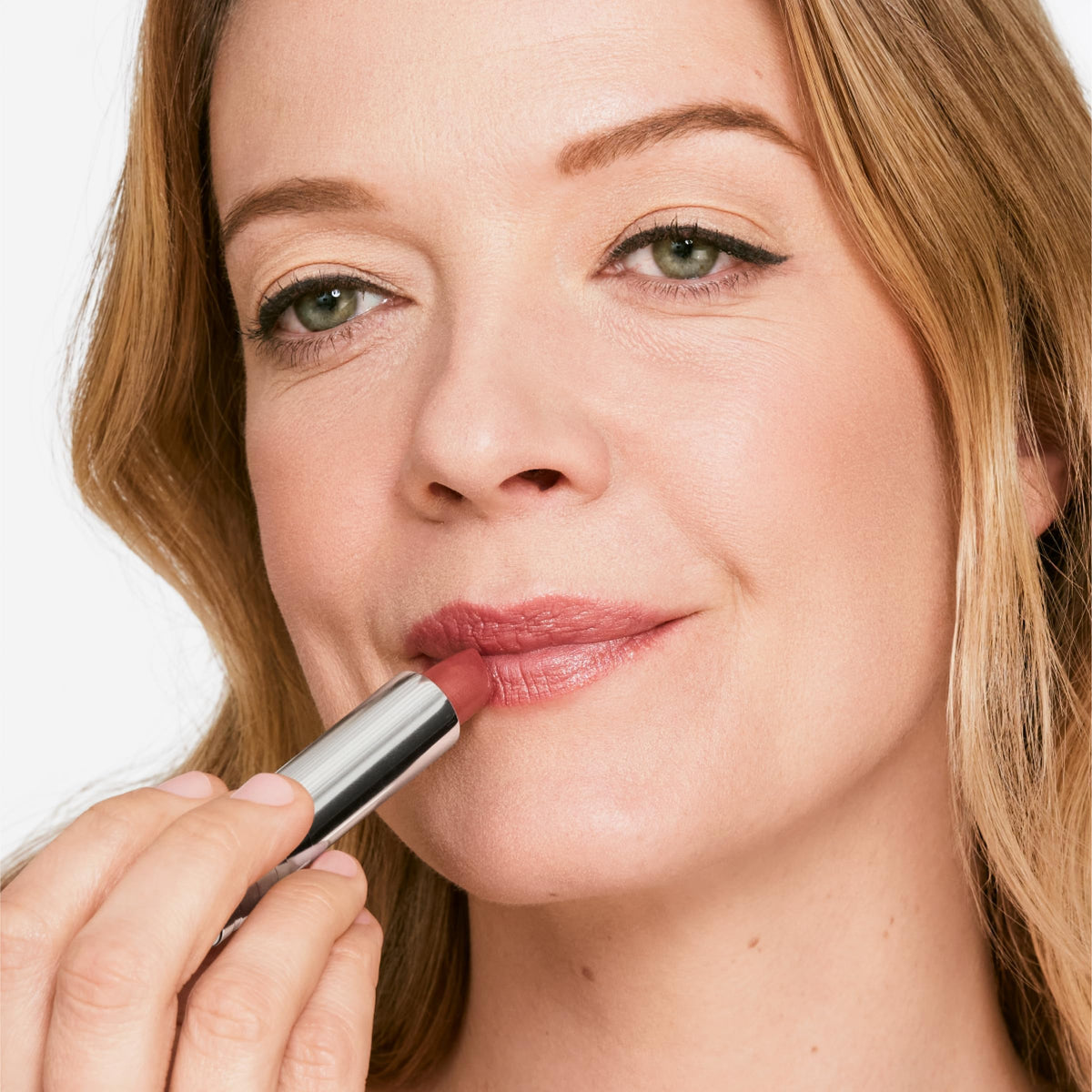 Clinique Dramatically Different Lipstick Glazed Berry packaging