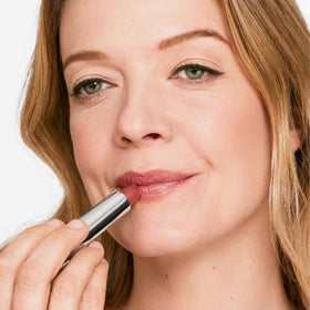 Clinique Dramatically Different Lipstick Glazed Berry packaging
