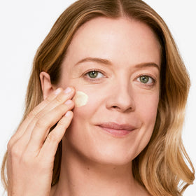 Clinique Dramatically Different Moisturizing Cream with lid open