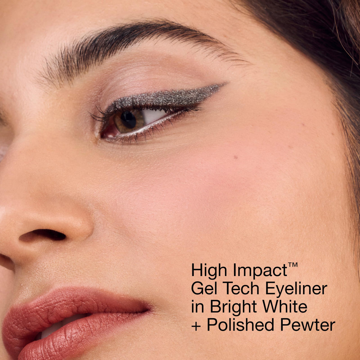 Clinique High Impact Gel Tech Eyeliner Pencil Bright White tip close-up