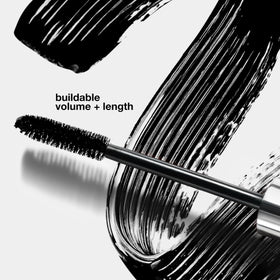 CLINIQUE High Impact Mascara application on lashes