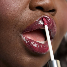 Clinique Pop Plush Creamy Lip Gloss Chiffon Pop on model