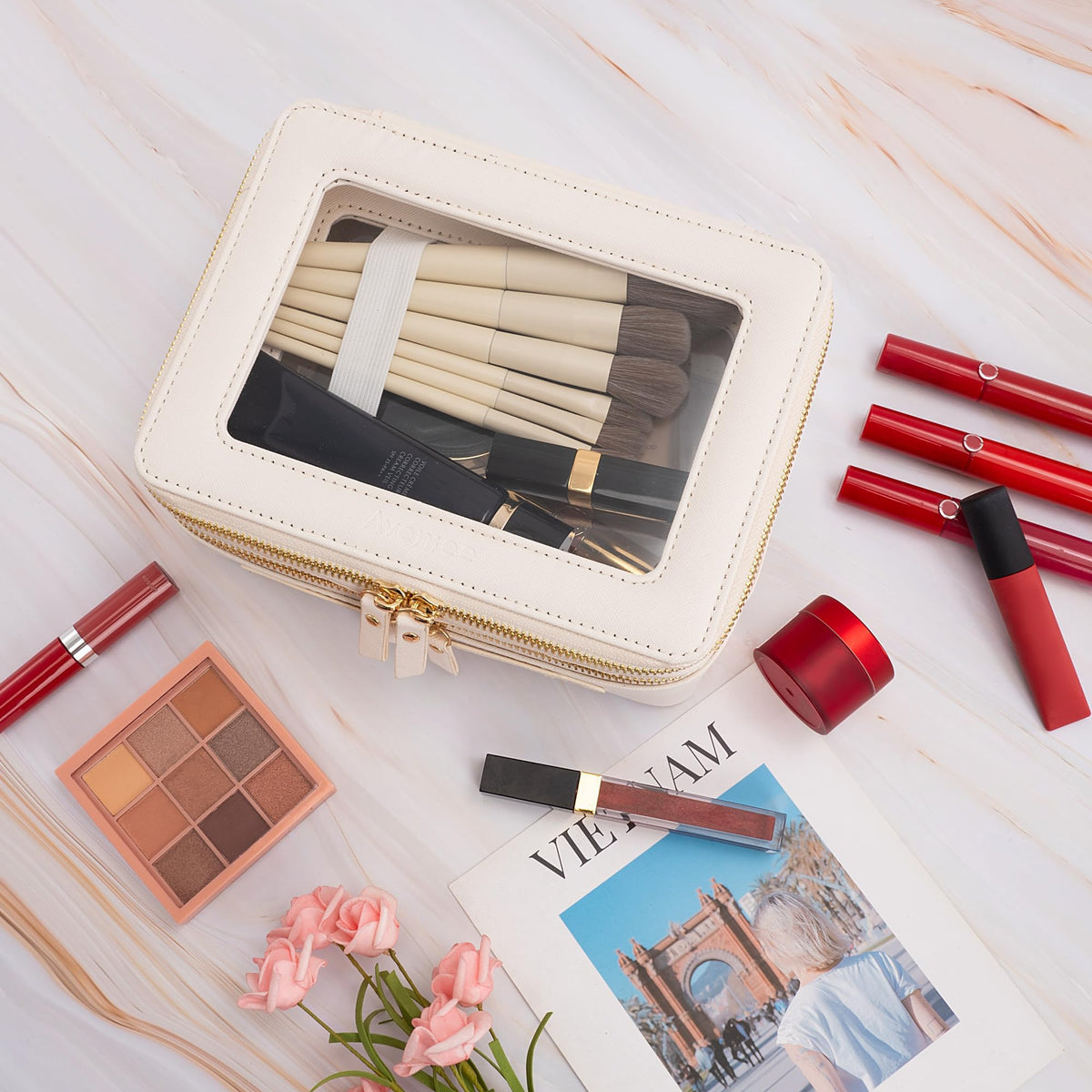 Close-up of Aveniee Large Clear Makeup Bag zipper and stitching