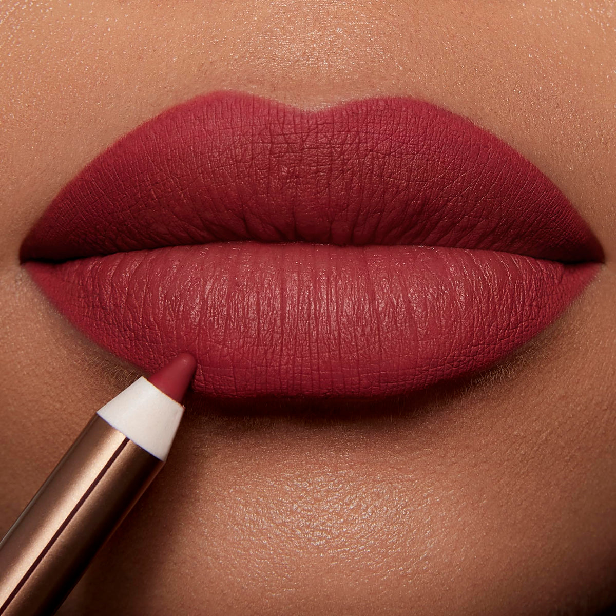 Close-up of Charlotte Tilbury Lip Cheat Lip Liner tip