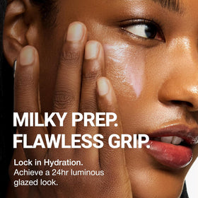 Close-up of CLIO Glazing Milky Essence texture