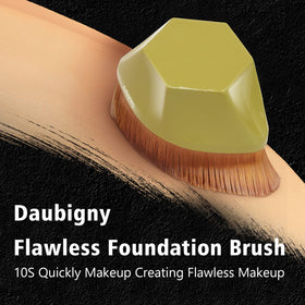 Close-up of Daubigny Foundation Brush bristles