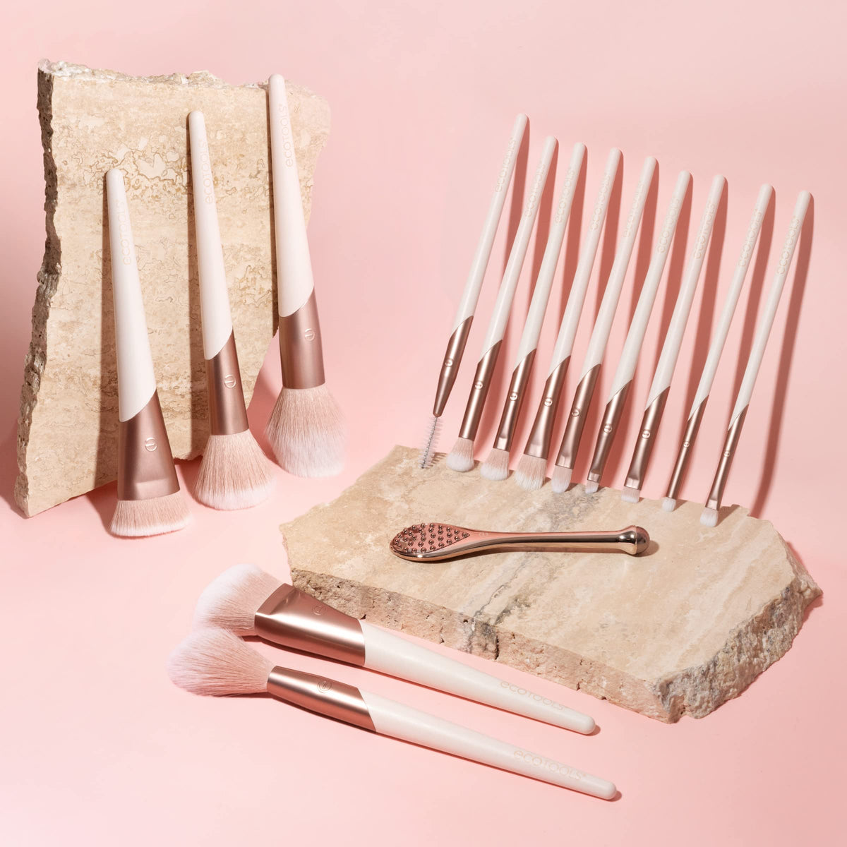 Close-up of EcoTools Luxe Natural Elegance brush bristles