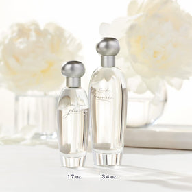 Close-up of Estée Lauder Pleasures Eau de Parfum sprayer