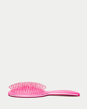 Close-up of FRAMAR Detangling Brush bristles