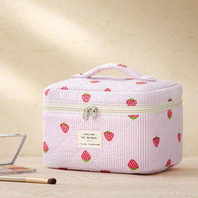 Close-up of HBselect Quilted Makeup Bag floral pattern