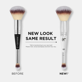 Close-up of IT Cosmetics Heavenly Luxe brush bristles