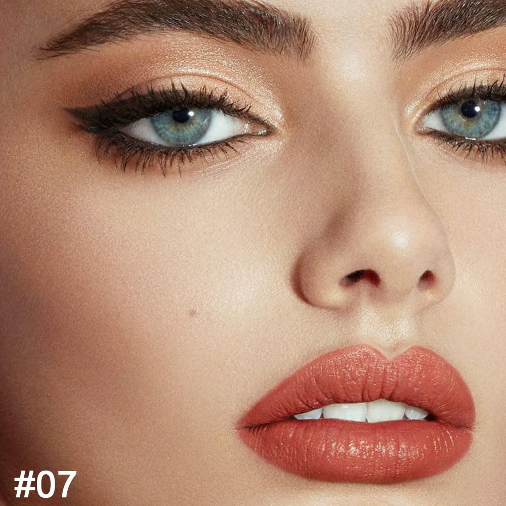 Close-up of Kaely lip liner pencil tip