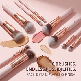 Close-up of Lamora Kabuki brush with soft bristles