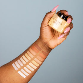 Close-up of Makeup Revolution Loose Baking Powder in Banana Light