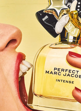 Close-up of Marc Jacobs Perfect Intense Eau de Parfum bottle cap