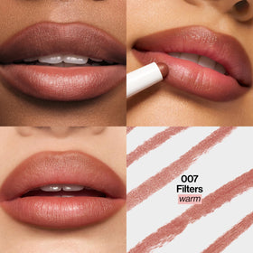 Close-up of REVLON PhotoReady Instant Blur Liner tip