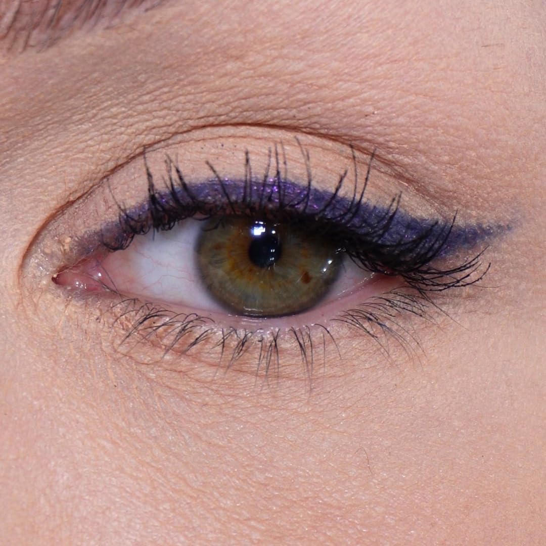 Close-up of Sandstone Scandinavia Waterproof Eyeliner Pencil tip