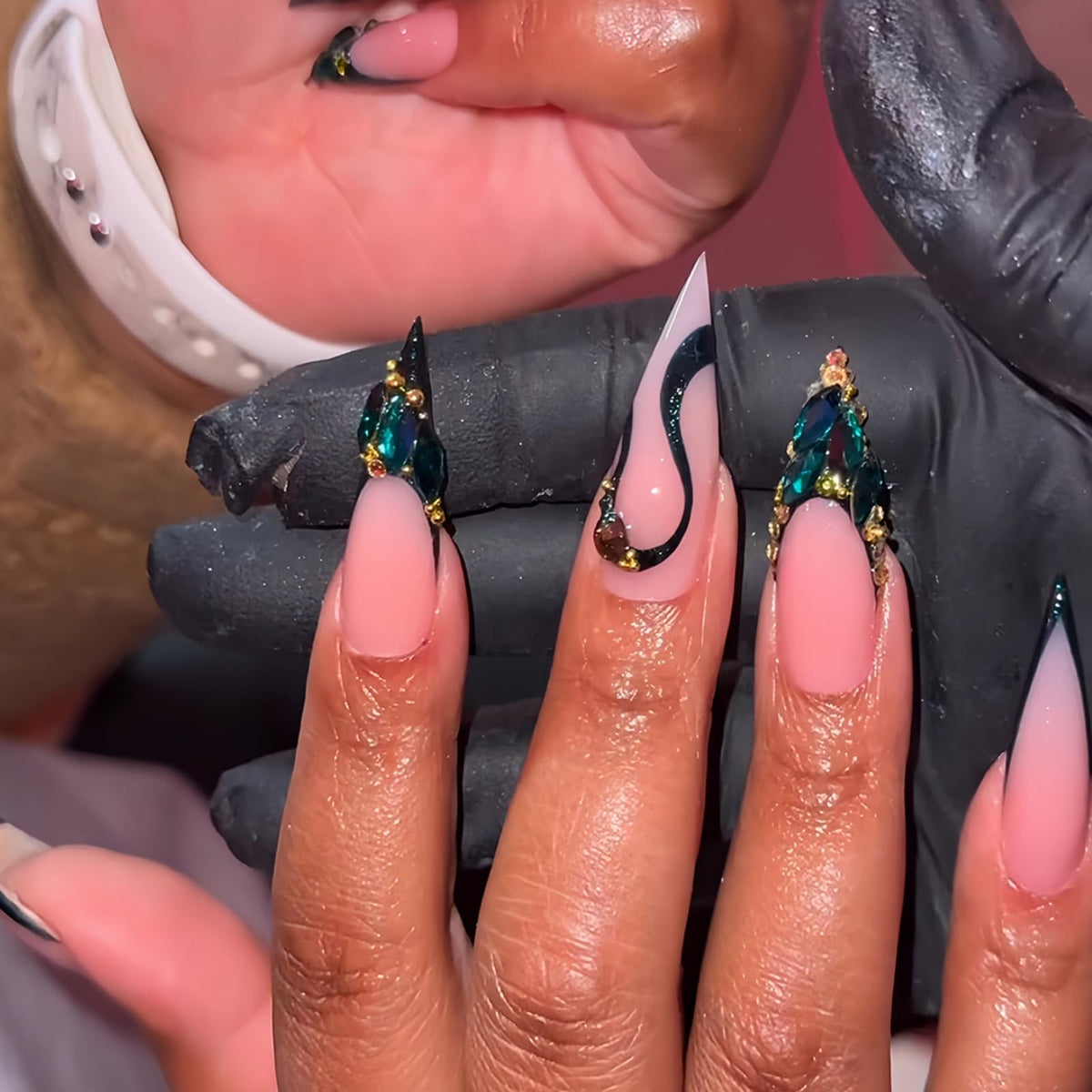 Close-up of SEENEEY Stiletto Fake Nails showing curves