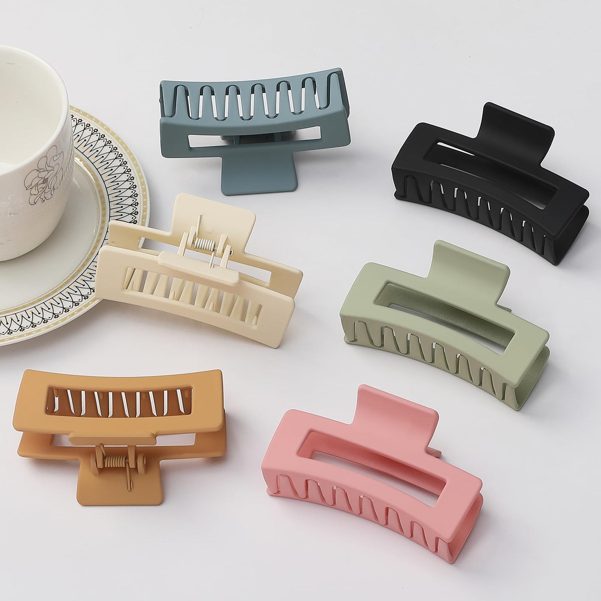 Close-up of Sisiaipu hair clips showing strong metal springs