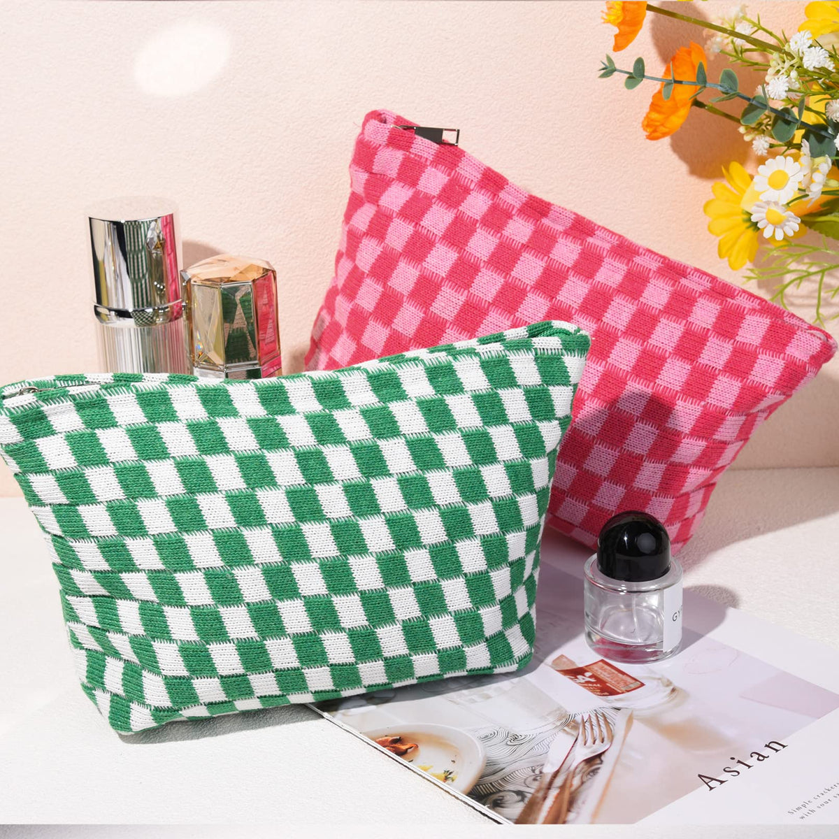 Close-up of SOIDRAM makeup bag zipper and pull