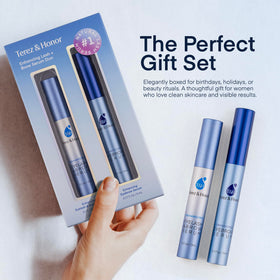 Close-up of TEREZ & HONOR Eyebrow Serum applicator