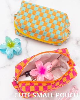 Close-up of the checkered pattern on PAZIMIIK Makeup Bag