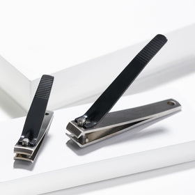 Close-up of Tweezerman clipper blades