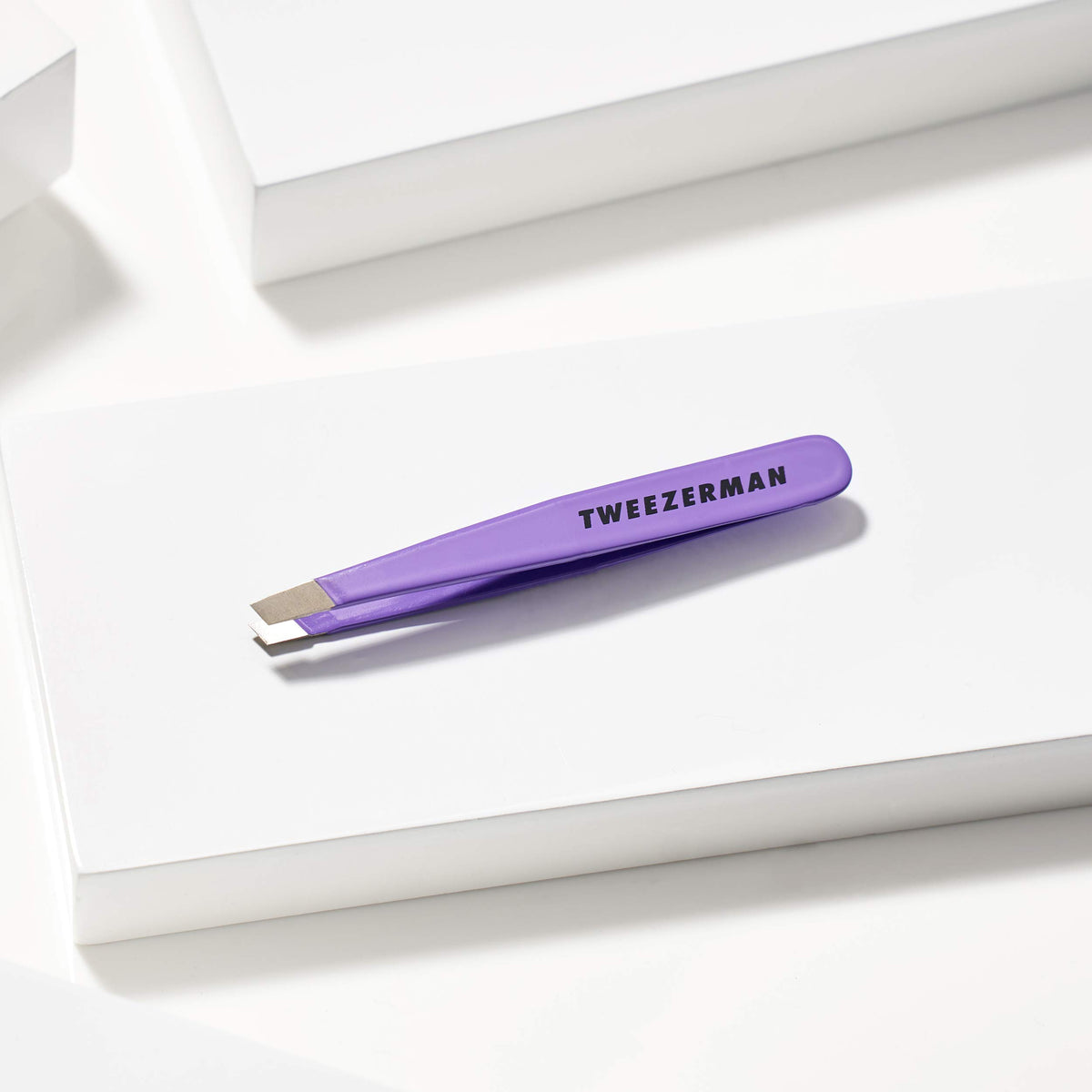 Close-up of Tweezerman Mini Slant Tweezer tips