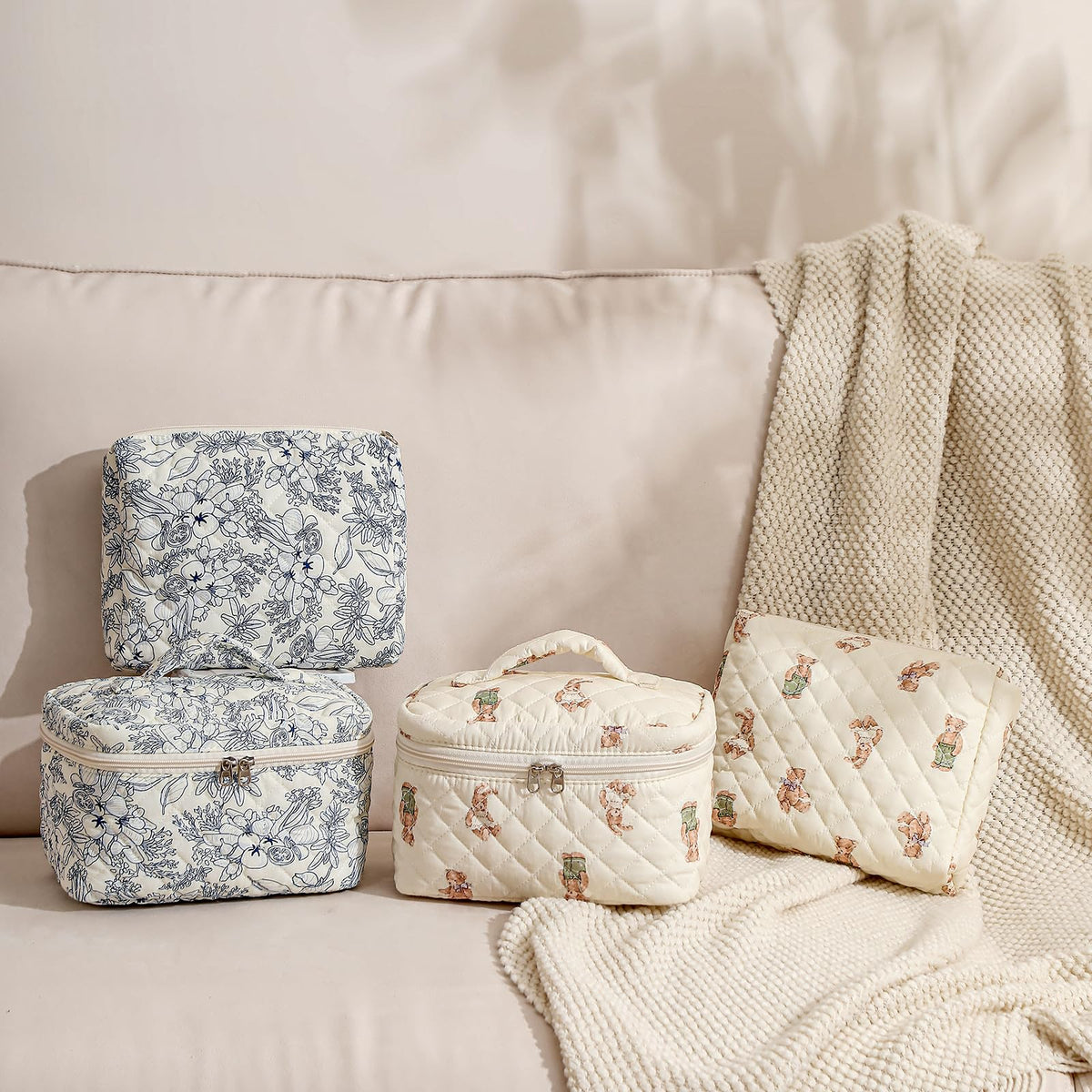 close-up of uekeboag Quilted Makeup Bag zipper