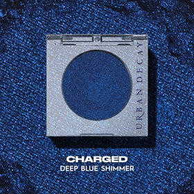 Close-up of URBAN DECAY 24/7 Eyeshadow Deep Blue Shimmer texture