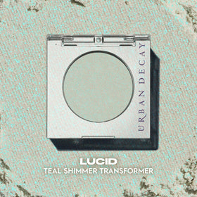 Close-up of URBAN DECAY 24/7 Teal Shimmer Eyeshadow texture