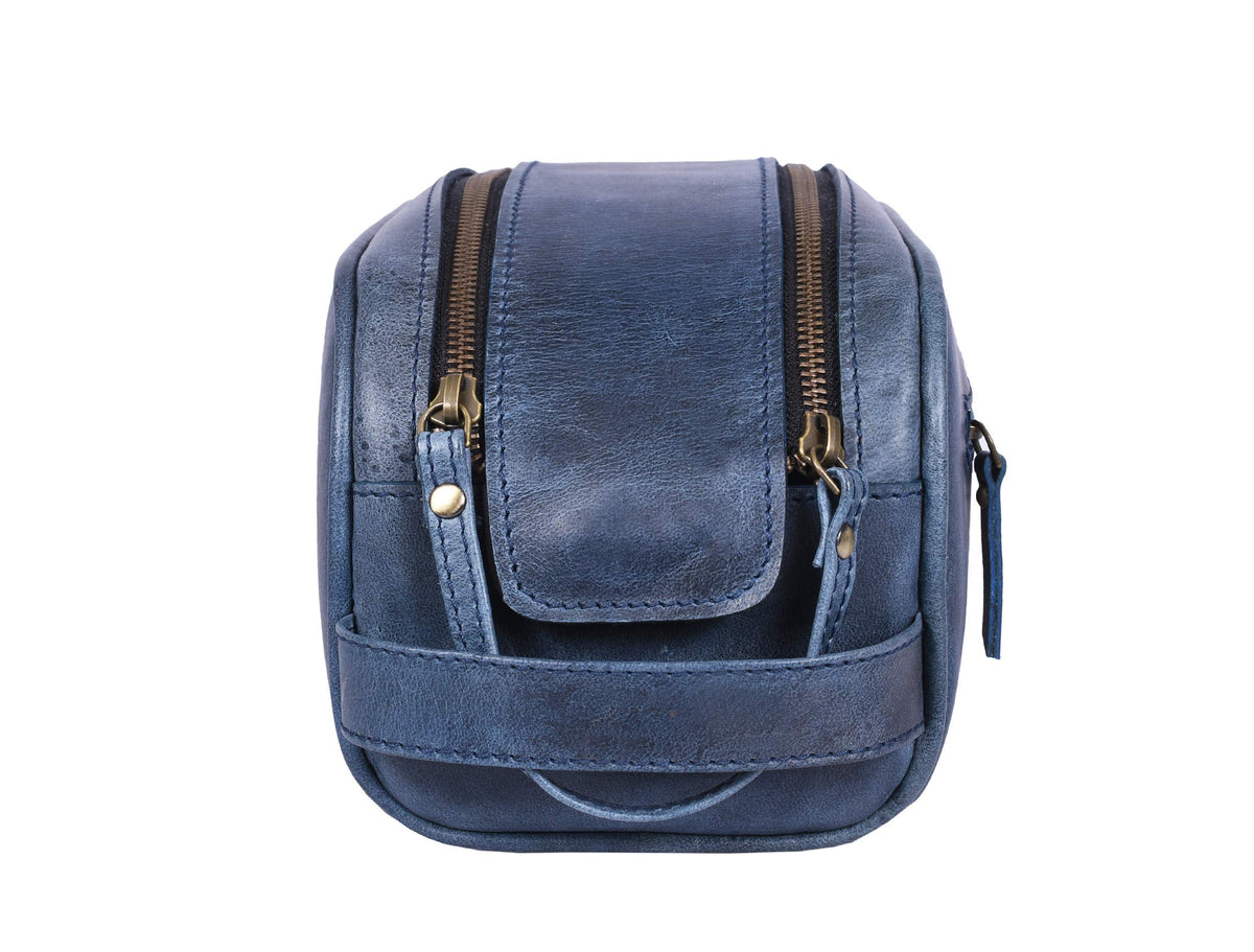 Close-up of YKK metal zip on AARON LEATHER GOODS Toiletry Bag