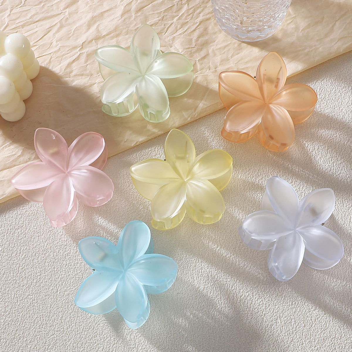 Close-up view of Sisiaipu Flower Hair Clip featuring a vibrant flower design