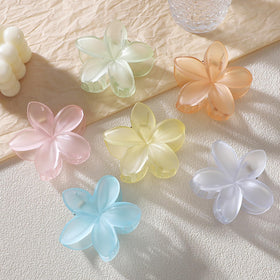 Close-up view of Sisiaipu Flower Hair Clip featuring a vibrant flower design