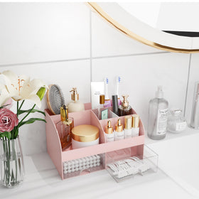 COMFYROOM makeup organizer with lipsticks and brushes